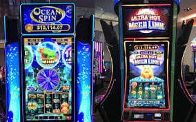 Antarmuka Bingo hunterslot menampilkan kartu Bingo dengan angka, bola yang ditarik, dan status pemenang real-time